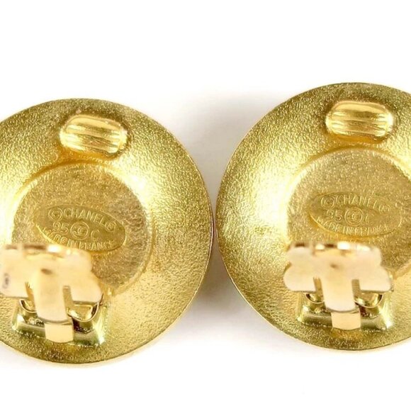 CHANEL CC Logos Black & White Round Clip-On Earrings Gold Tone 95C Auth w/Box - Picture 3 of 4